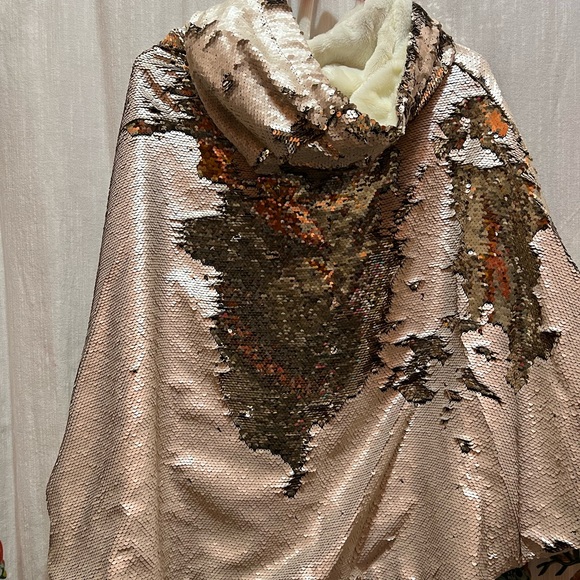 Free people hooded poncho jacket with inside pocket - Picture 8 of 10